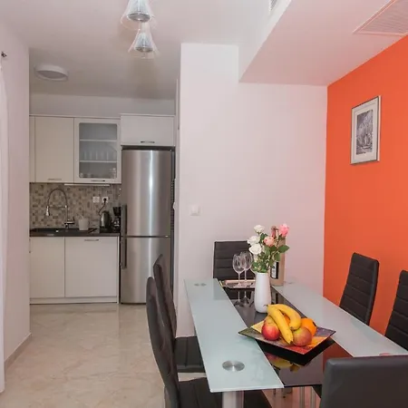 Appartamento Buba Olive Makarska